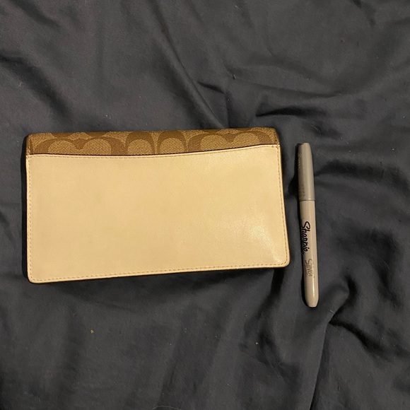 Coach flap wallet with strap - Picture 2 of 5
